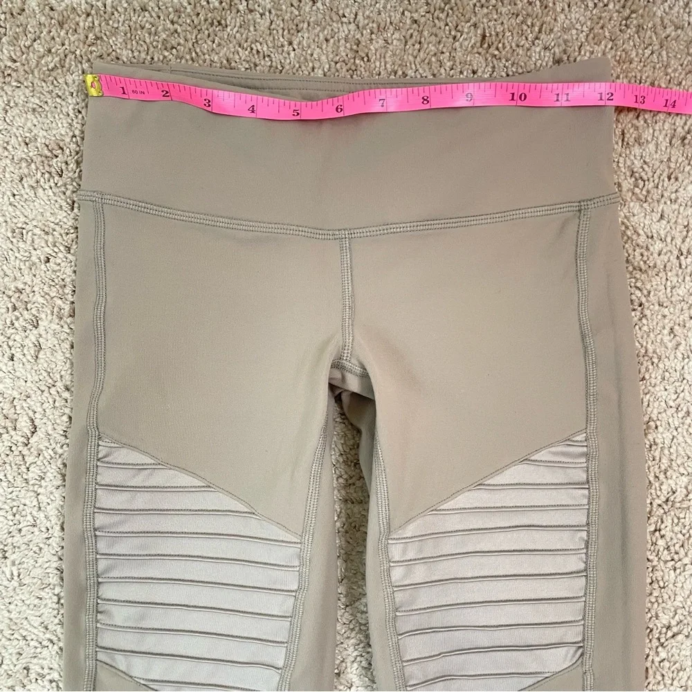 Alo Yoga Mid-Rise Motto Leggings Women’s Workout Pants in Gravel Gloss Size XS